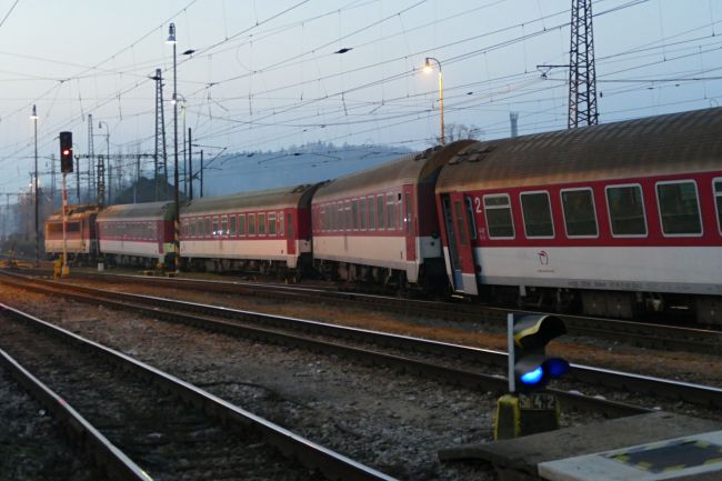 Medzi Trenčínom a Novým Mestom nad Váhom je prerušená železničná doprava