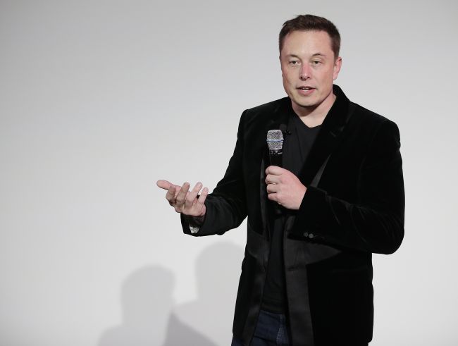 Elon Musk predstaví v septembri prvý model elektrického nákladiaka