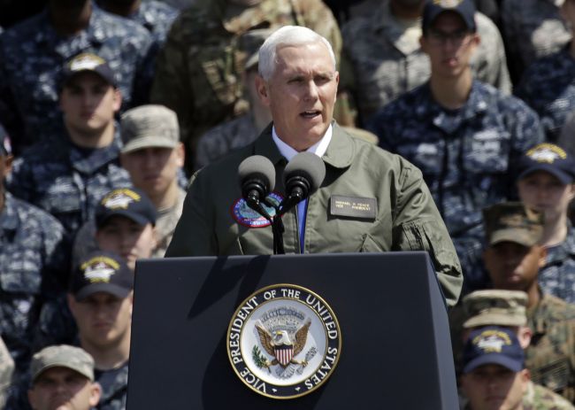 Pence: Severná Kórea predstavuje najnebezpečnejšiu a najnaliehavejšiu hrozbu