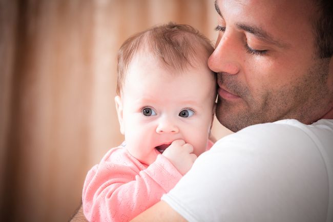 Poslanci okolo Beblavého navrhujú dvojtýždňovú otcovskú dovolenku