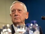 Sýria stále vlastní zakázané chemické zbrane, tvrdí Mattis