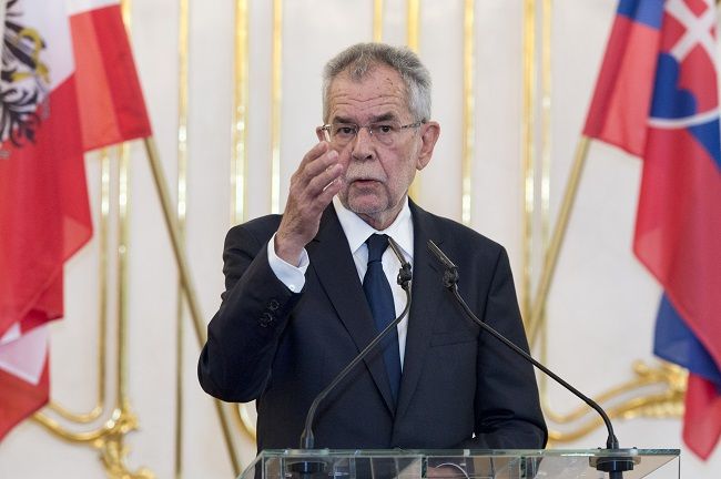 VAN DER BELLEN: Ženu zahalenú v šatke hneď neoznačujem za zlého človeka