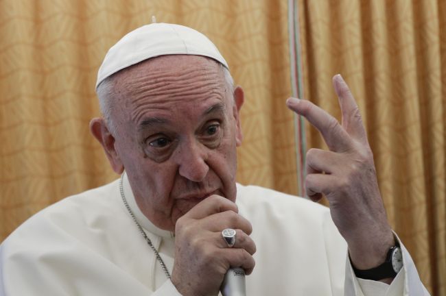 Pápež vyzýva zmierniť napätie okolo KĽDR diplomatickou cestou