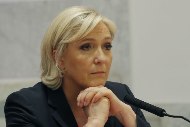 Le Penová: Euro je mŕtve a je bremenom; pre radových občanov chce zaviesť frank