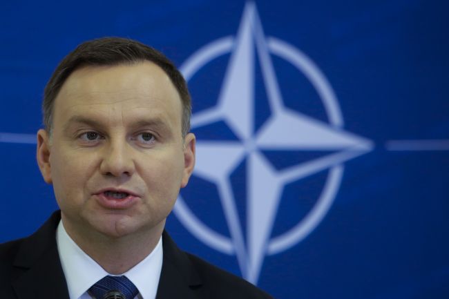 Poľský prezident Duda chce v roku 2018 referendum o ústave
