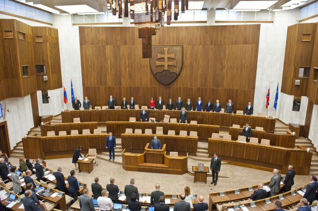 NR SR schválila spustenie časti prác na diaľniciach pred vyvlastnením pozemkov