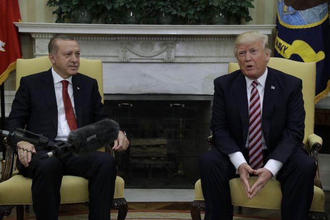 Turecko si v prípade útoku YPG vyhradzuje právo na odvetu