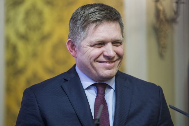 PREMIÉR: Za klientske centrum v Bratislave si minister vnútra zaslúži kyticu