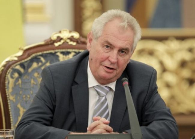 Prezident Zeman si v TV vychutnal kritiku "chaotov" Babiša a Sobotku