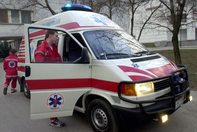 Niektorých zdravotníkov škrtili, väčšia právna ochrana podľa nich zaberá sčasti