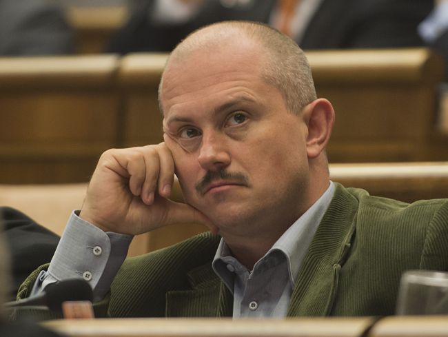 Podľa Chmelára a Hrabka hodila koalíca Banskú Bystricu cez palubu