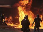 Venezuela: Počas protestov zahynul ďalší človek, podpálili aj Chávezov dom