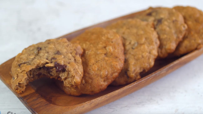 Videorecept: Zdravé a jednoduché cookies z vločiek