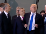 Video: Trump odtlačil lídra Čiernej Hory nabok