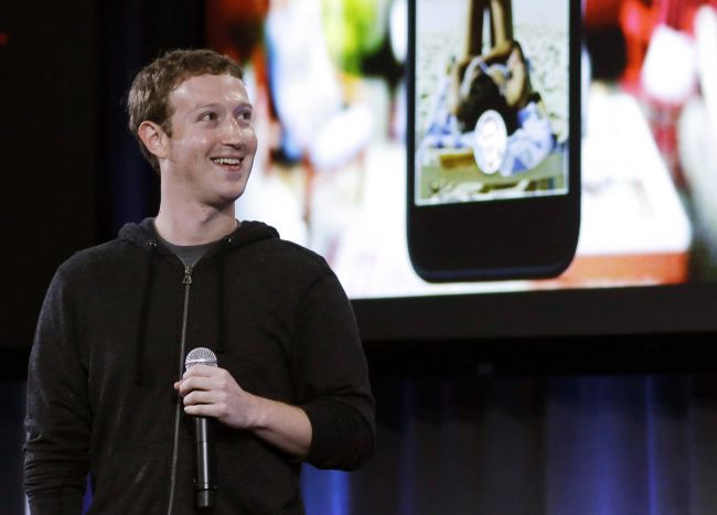 Mark Zuckerberg dostal od Harvardovej univerzity čestný doktorát
