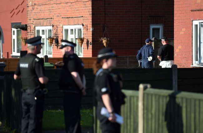 Britská polícia dosiahla vo vyšetrovaní bombového útoku "nesmierny" pokrok