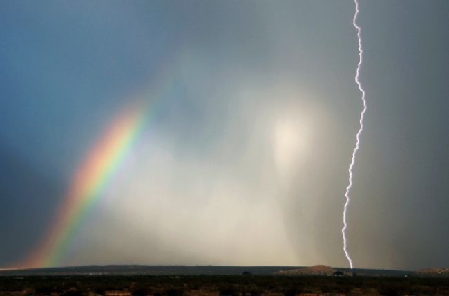 POČASIE: Dnes sa pripravte na búrky. Meteorológovia vydali výstrahu