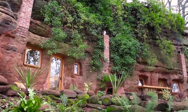 Video: Takto sa dá bývať v jaskyni s Wi-fi pripojením
