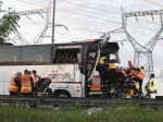 Foto: S kamiónom kolidoval autobus so školákmi z Holandska