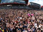 Na benefičný koncert v Manchestri prišlo 50.000 ľudí
