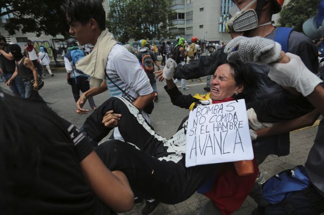 Protivládne demonštrácie si vo Venezuele vyžiadali už takmer 70 životov