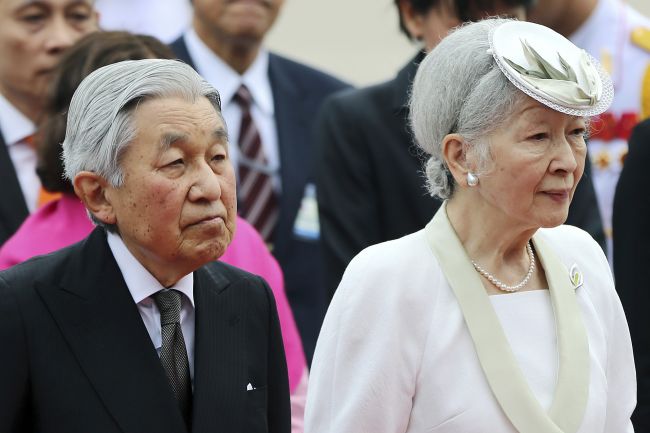 Japonský parlament schválil návrh zákona o abdikácii cisára Akihita