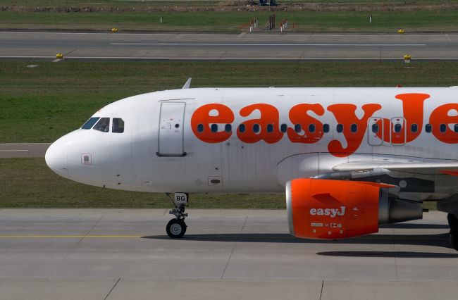 Lietadlo EasyJetu pristálo núdzovo v Nemecku pre "podozrivý rozhovor"