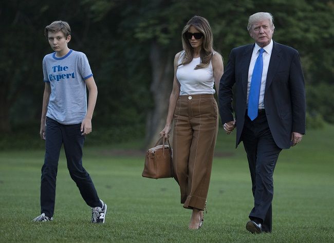 Trumpova manželka Melania a syn Barron sa nasťahovali do Bieleho domu