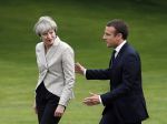 Macron povedal Mayovej: Dvere sú stále otvorené, Británia môže zostať v EÚ