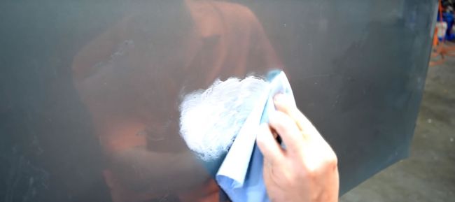 Video: Odstráni zubná pasta škrabance na aute?