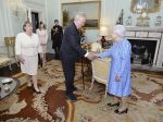 Zemana prijala v Buckinghamskom paláci kráľovná Alžbeta II.