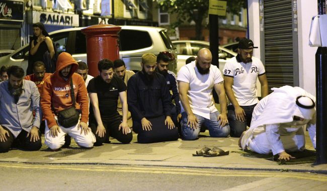 Útok pri mešite má všetky známky teroristického činu