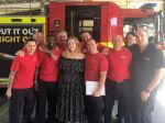 Adele sa stretla s hasičmi zasahujúcimi v horiacom dome v Londýne