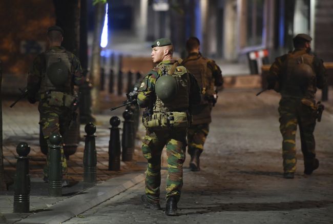 Útočník, ktorý odpálil bombu pred stanicou v Bruseli, je mŕtvy
