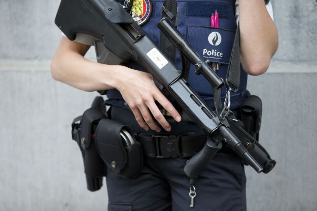 Počas razií po neúspešnom útoku na stanici v Bruseli zadržali 4 osoby