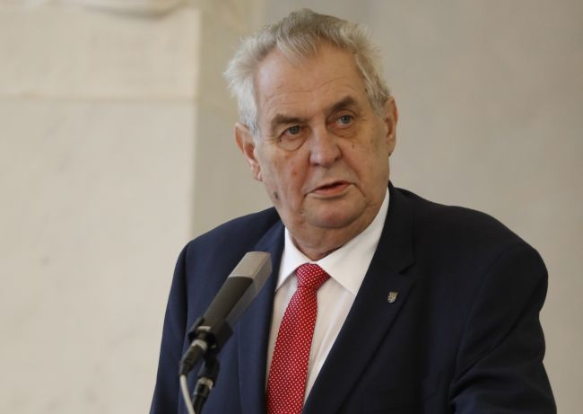 Zeman by podporil referendum o vystúpení ČR z EÚ