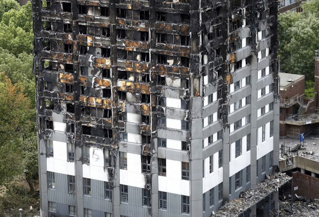Britské úrady preverujú model mrazničky, ktorý zavinil požiar v Grenfell Tower