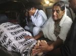 Požiar cisternového auta na diaľnici v Pakistane si vyžiadal vyše 100 obetí