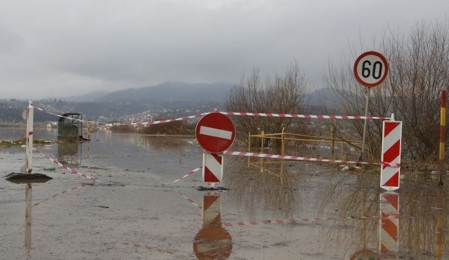 Na niektorých miestach Slovenska hrozia povodne