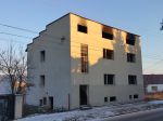 Majitelia poschodových domov budú platiť novú daň