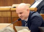 Gröhling: Vyzývam ministra, aby vyriešil problém s navyšovaním platov učiteľov