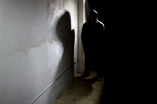Psychicky chorý stalker, ktorý napadol herečku, zostane na psychiatrii