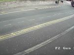 Video: Muž sa po zrážke s autobusom zachoval bizarne