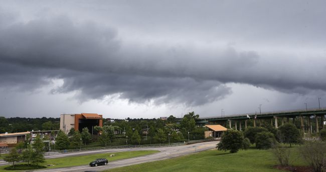 SHMÚ varuje pred možnými búrkami na celom Slovensku