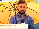Video: Írsky reportér v priamom prenose podľahol počasiu