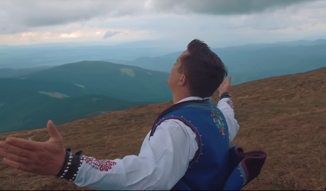 Video: Prevedenie tejto ľudovej piesne chytí za srdce každého Slováka