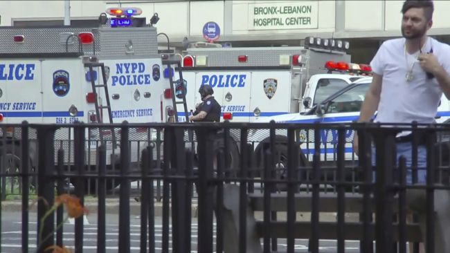 V newyorskej nemocnici postrelil ozbrojenec dve osoby