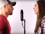 Video: Dvojica s nádhernými hlasmi spieva pieseň, ktorá vás nenechá chladnými