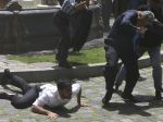 Madurovi stúpenci vtrhli do parlamentu, zranili viacerých poslancov