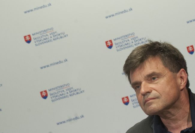 Škola si môže vybrať, aké písmo bude žiakov učiť, rozhodlo ministerstvo